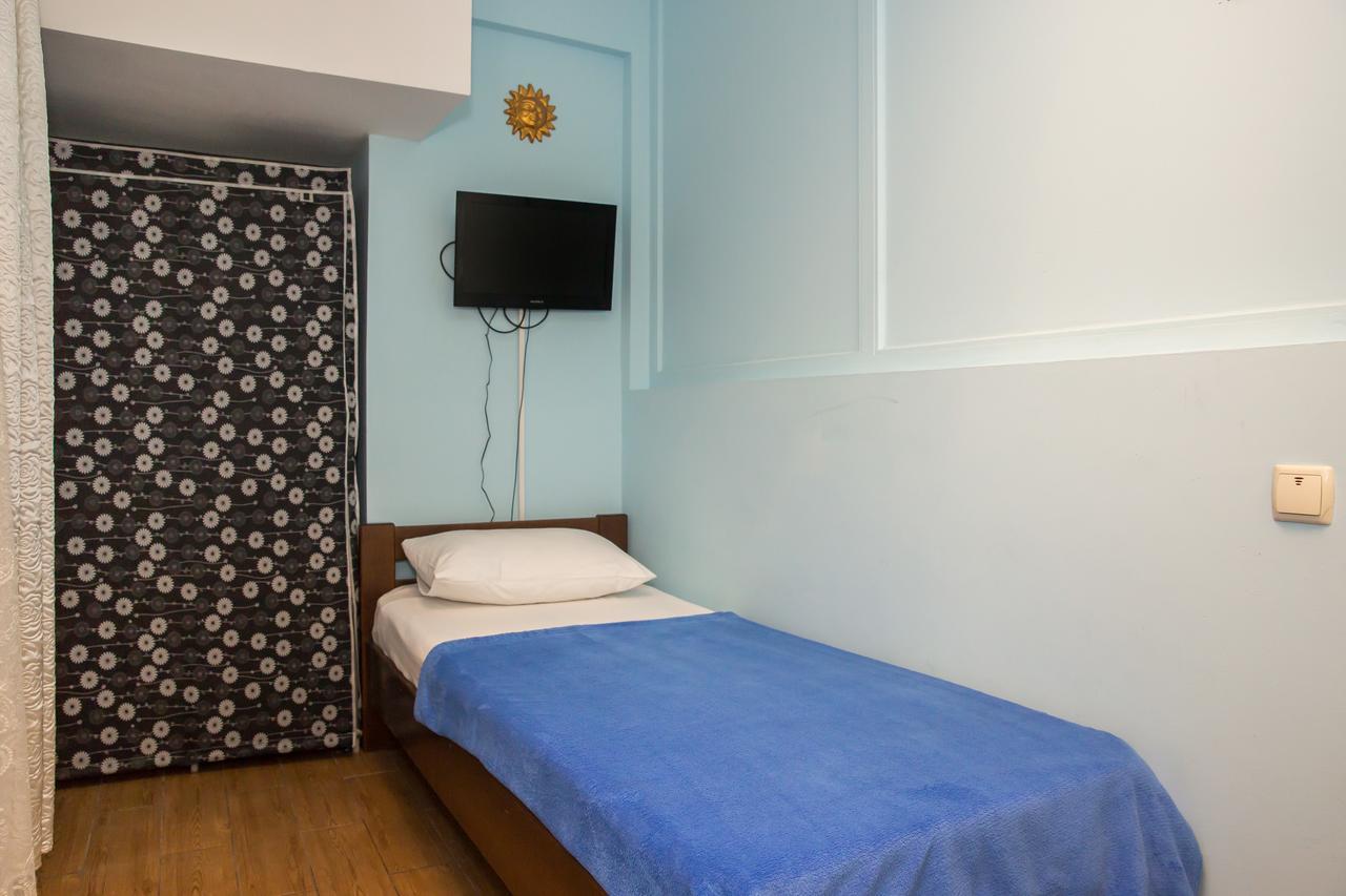 Ballet Hostel Kiev Exterior photo